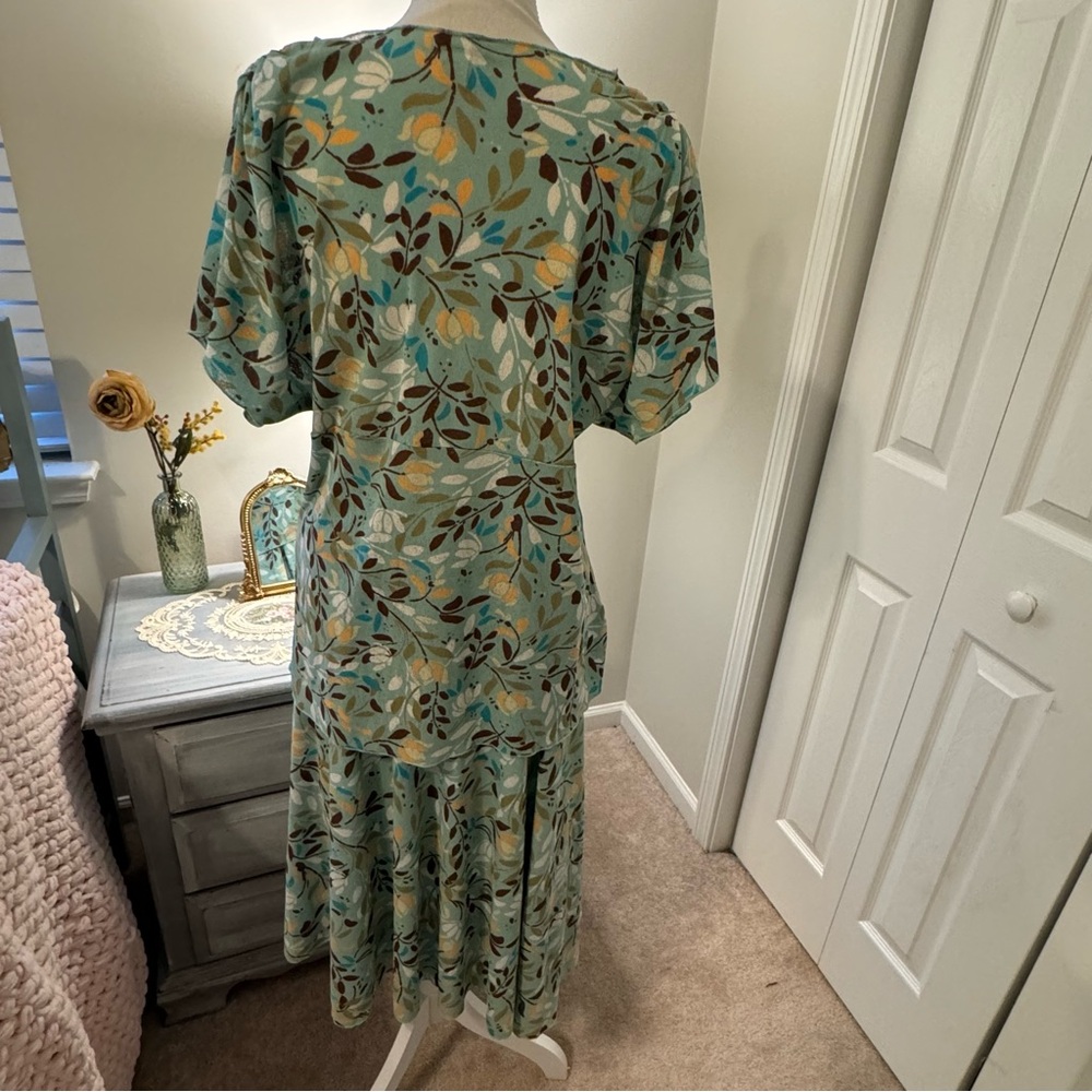 J. Jill 2-piece Stretch Skirt/blouse , size Large floral print - Picture 10 of 12